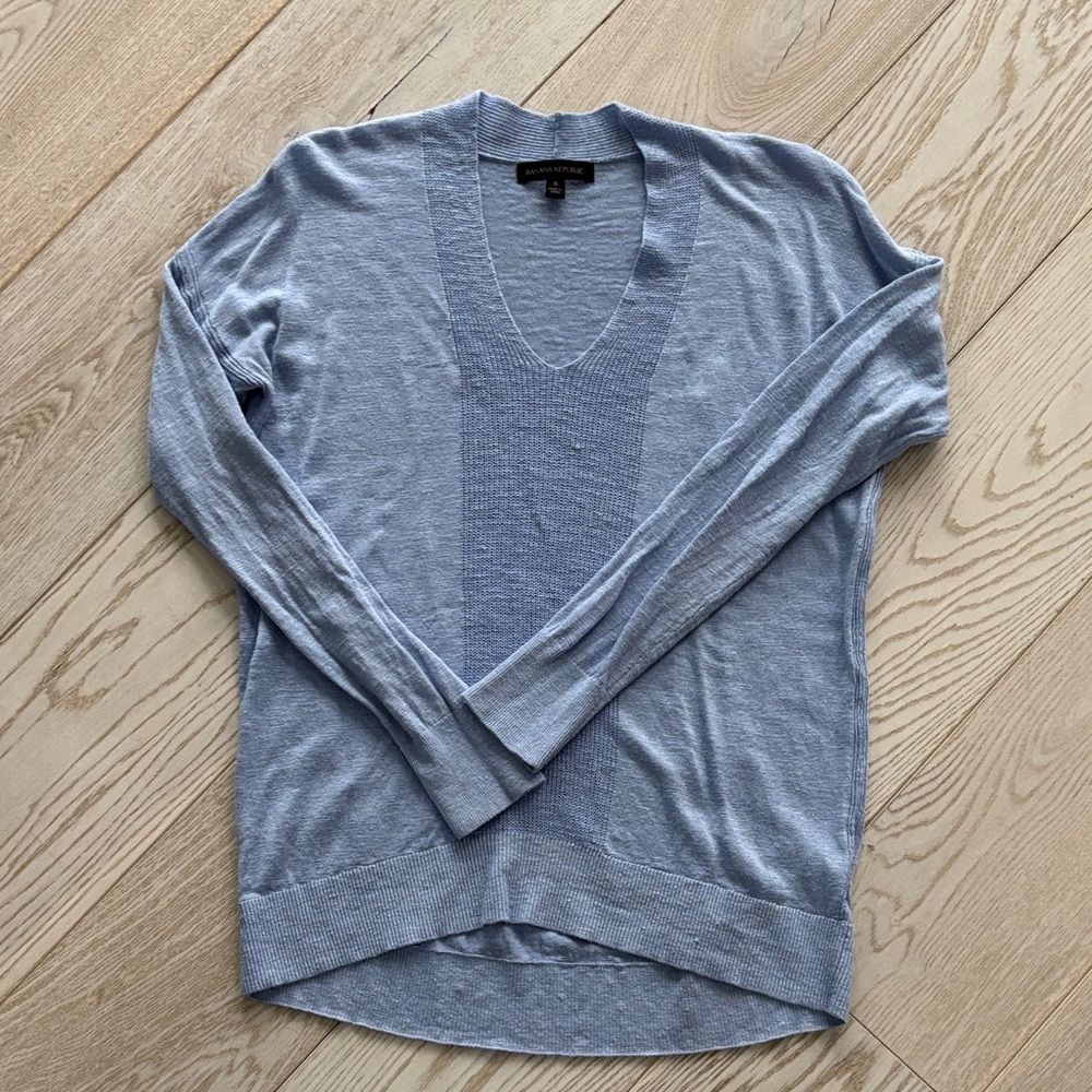 Banana Republic size small pretty blue lightweight sweater.